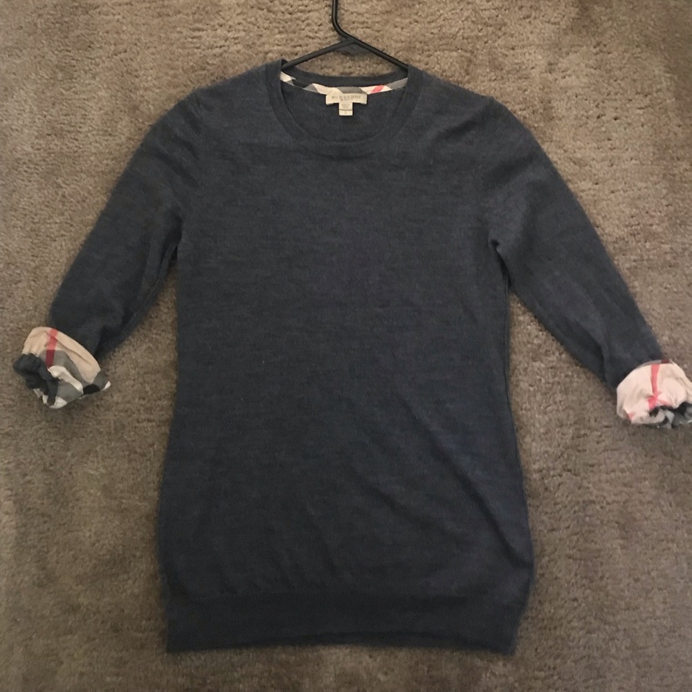 Burberry 100% merino wool sweater size small